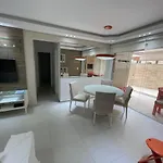 Apartamento Estilo Garden 150 M Da Praia Da Enseada Com Churrasqueira